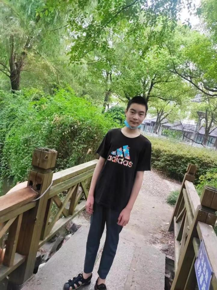 2bc9fb45bdef43b2aa2d4843e0488092.Jpeg