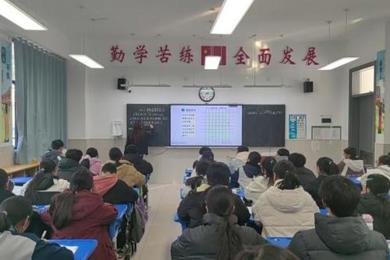 携手研思促提升 同心致远谱新篇  ——城西教师在龙河初级中学交流纪实