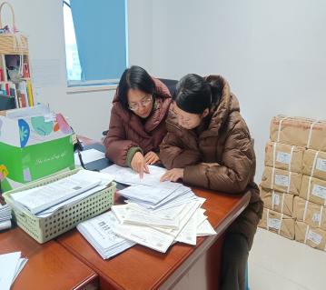 钟丽樱和谭新兰